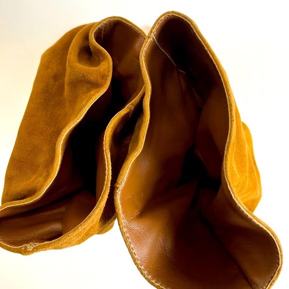 Elegant Brown Suede Women's Boots - Picture 7 of 9